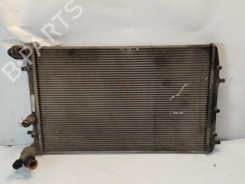 Used Water radiator Water radiator 37478979 37478979