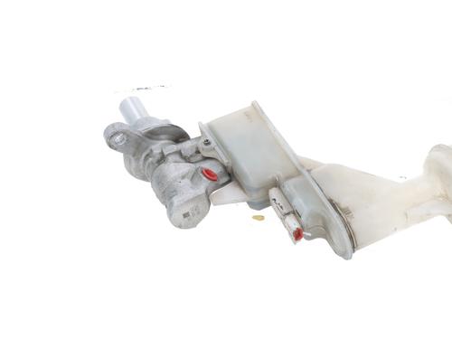 Brake master cylinder RENAULT KOLEOS I (HY_) 2.0 dCi (HY0K) | BP31641067M77 