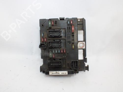 Used Fuse box PEUGEOT 307 Break (3E) 2.0 HDI 110 (107 hp) 15812659