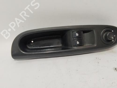 Used Left front window switch RENAULT CLIO II (BB_, CB_) [1998-2016]  28725487