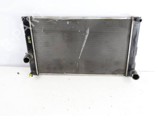 oil-radiator-toyota-auris-_e18_-2012-2013-2014-2015-2016-2017-2018-2019-40256905 main image