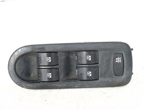 left-front-window-switch-renault-megane-ii-bm01_-cm01_-2001-2002-2003-2004-2005-2006-2007-2008-2009-2010-2011-2012-31982267 main image