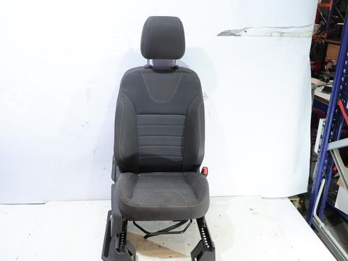right-front-seat-ford-kuga-ii-dm2-2012-37439548 main image