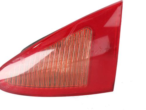 Højre baglygte bagklap Højre baglygte bagklap ALFA ROMEO 147 (937_) 1.6 16V T.SPARK ECO (937.AXA1A, 937.BXA1A) (105 hp) 35977652 35977652