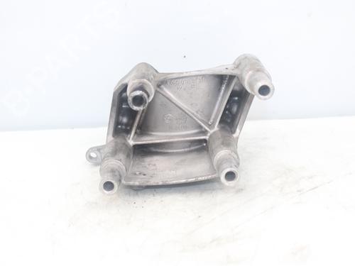 Used Engine mount MERCEDES-BENZ VIANO (W639) [2003-2025]  16981794