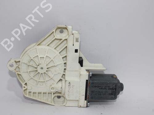 Used Left rear window motor AUDI A4 B8 (8K2) 2.0 TDI (136 hp) 13391984