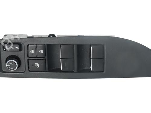 Used Left front window switch Left front window switch TOYOTA COROLLA Saloon (_E21_) 1.6 VVTi (ZRE210) (122 hp) 33168489 33168489