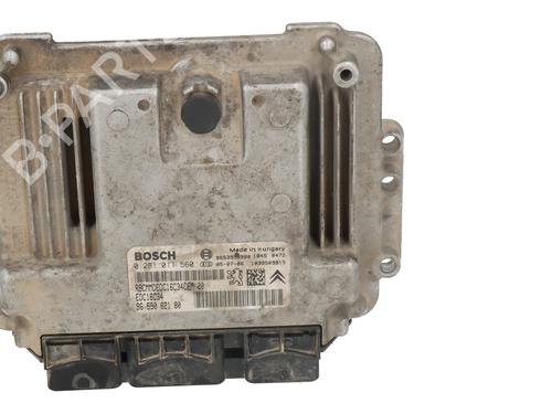 engine-control-unit-ecu-peugeot-206-sw-2ek-2002-31881804 main image