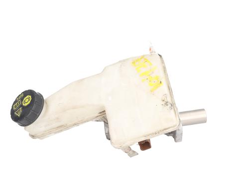 Used Brake master cylinder PEUGEOT 2008 II (UD_, US_, UY_, UJ_, UR_, UC_) [2019-2026]  32104717