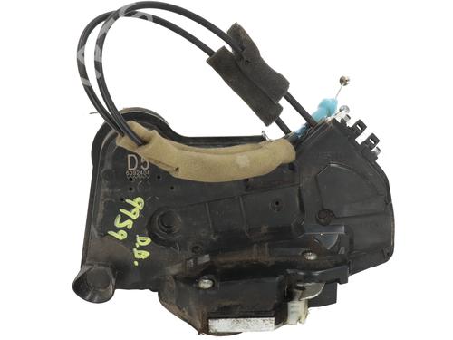 front-right-lock-toyota-prius-plus-_w4_-2011-31830813 main image