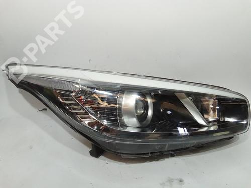 Used Right headlight Right headlight KIA CEED (CD) [2018-2026] 10709782 10709782