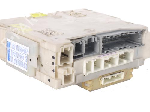 Used Fuse box Fuse box 37536620 37536620