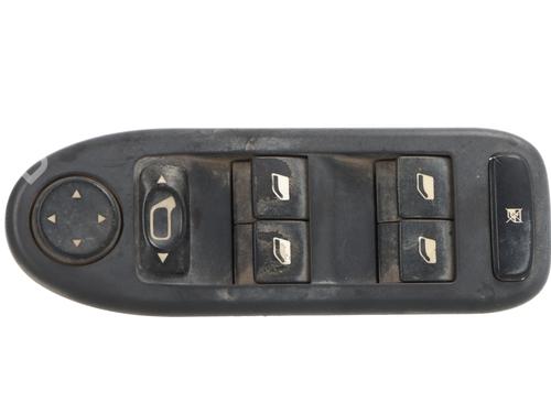 Used Left front window switch Left front window switch CITROËN C5 I (DC_) [2001-2005] 33793432 33793432