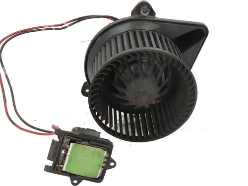 Used Heater blower motor OPEL VIVARO A Bus (X83) [2001-2015]  31670680