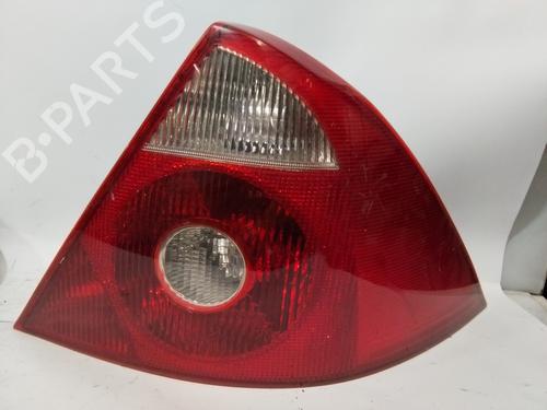 Used Right taillight FORD MONDEO III Saloon (B4Y) 2.0 16V TDDi / TDCi (115 hp) 28085451