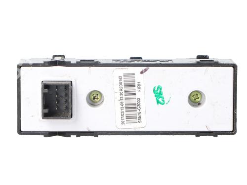 Right rear window switch HYUNDAI i30 (GD) | BP32528145I28