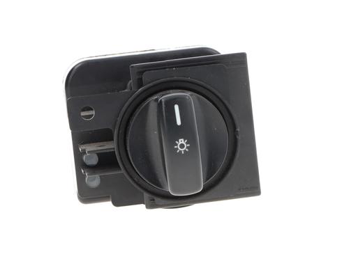 Hovedlysbryter Hovedlysbryter MERCEDES-BENZ B-CLASS Sports Tourer (W245) B 170 (245.232) (116 hp) 33754609 33754609