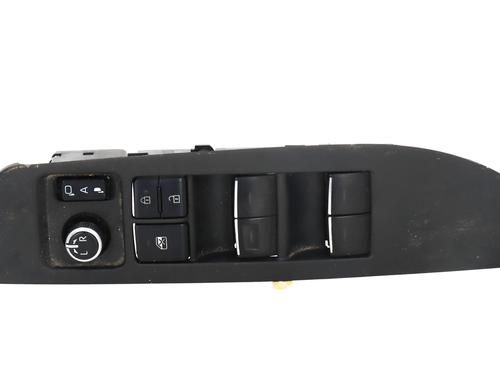 Used Left front window switch TOYOTA COROLLA Hatchback (_E21_, _EA1_, _EH1_) [2018-2026]  31670746