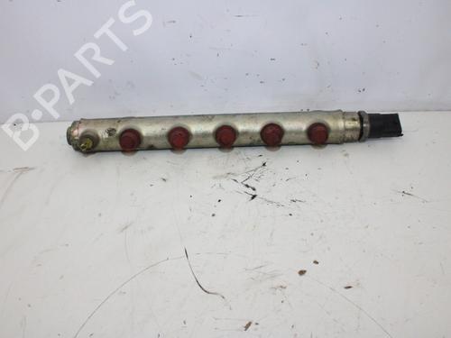 Used Injection rail MERCEDES-BENZ SPRINTER 2-t Van (B901, B902) [1995-2006]  17094224