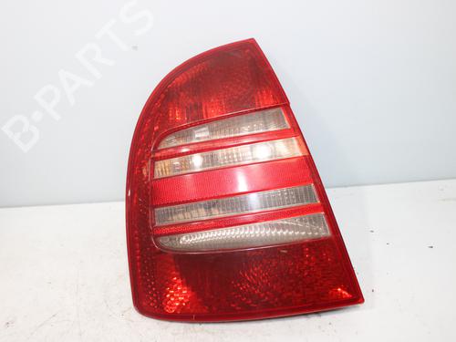 Left taillight SKODA SUPERB I (3U4) 2.0 TDI (140 hp) 17647429