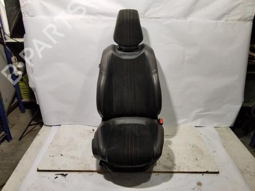 Używane Fotel przedni prawy PEUGEOT 308 II (LB_, LP_, LW_, LH_, L3_) [2013-2021]  30479472