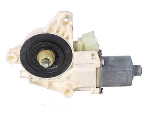 Used Right rear window motor Right rear window motor MERCEDES-BENZ E-CLASS (W212) E 220 CDI / BlueTEC (212.001, 212.002) (170 hp) 39718186 39718186