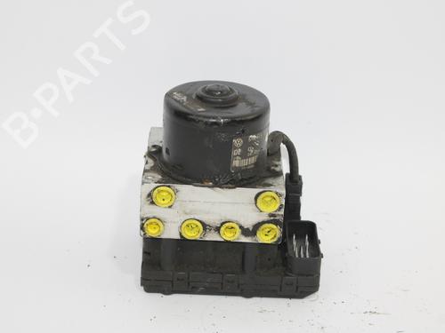 Used ABS pump SEAT CORDOBA (6K1, 6K2) 1.4 i (60 hp) 13907270