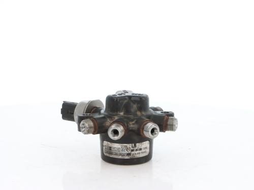 Used Injection rail FORD FOCUS II (DA_, HCP, DP) [2004-2013]  30927055