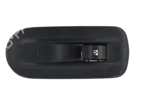 Used Right front window switch NISSAN INTERSTAR Van (X70) [2002-2025]  30672423