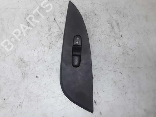 Used Right front window switch NISSAN PULSAR Hatchback (C13) [2014-2025]  21013601