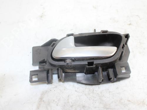 Used Front left interior door handle PEUGEOT 208 I (CA_, CC_) [2012-2020]  17484626