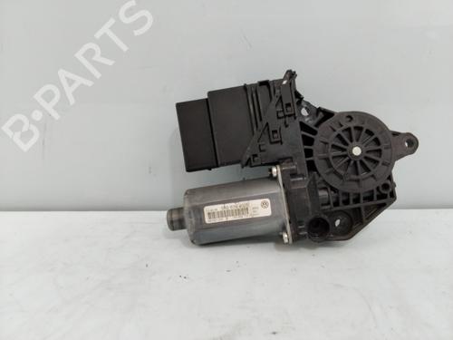 Rudehejsemotor bagstkærm højre VW GOLF PLUS V (5M1, 521) [2004-2013]  19422592