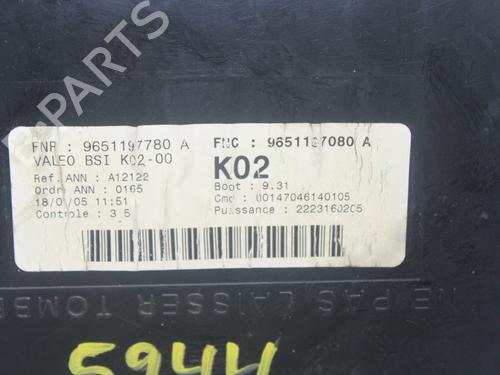 Fuse box PEUGEOT 307 Break (3E) 1.6 HDi 110 | BP16857354E1 