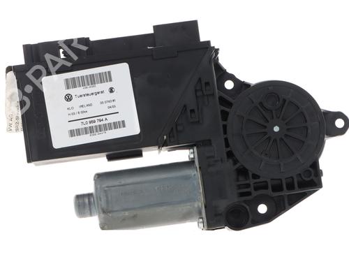 Used Right rear window motor Right rear window motor VW TOUAREG (7LA, 7L6, 7L7) 2.5 R5 TDI (174 hp) 33930513 33930513