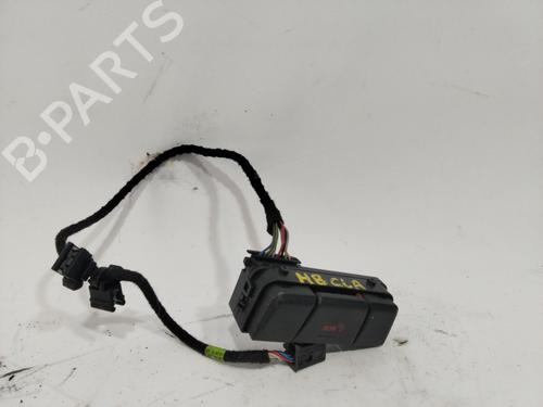 Used Switch MERCEDES-BENZ CLA Coupe (C117) [2013-2019]  28670852