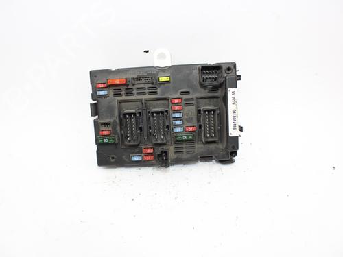 Zekeringkast PEUGEOT 407 SW (6E_, 6D_) 1.6 HDi 110 (109 hp) 11384278