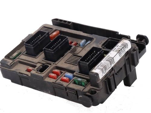 Used Fuse box Fuse box 39249095 39249095