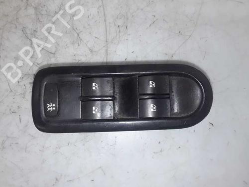 Used Left front window switch RENAULT MEGANE II Saloon (LM0/1_) [2003-2025]  9267061