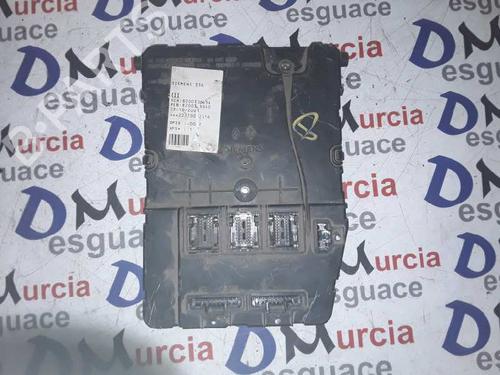 Used Fuse box RENAULT SCÉNIC II (JM0/1_) 1.5 dCi (JM16) (103 hp) 8556401