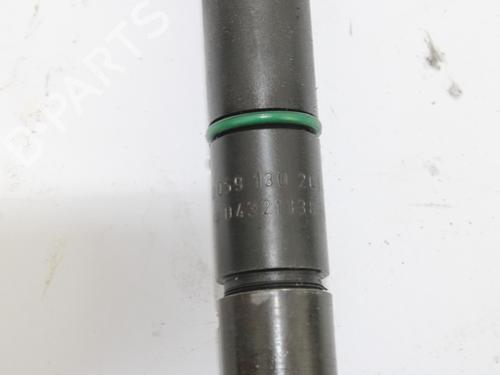Used Injector AUDI A8 D2 (4D2, 4D8) [1994-2005]  18473013