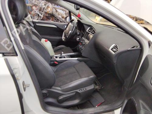 Armrest / Center console CITROËN C4 II (NC_) | BP30979026I20