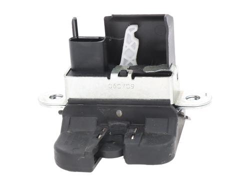 Używane Zamek klapy tylnej / bagażnika VW GOLF VI (5K1) [2008-2014]  30689605