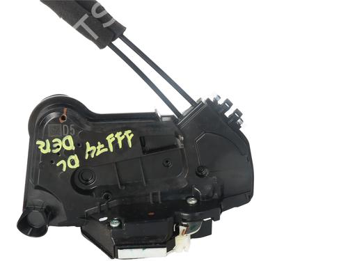 front-right-lock-toyota-corolla-saloon-_e21_-2019-33175635 main image