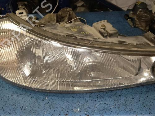 Used Right headlight FORD MONDEO II (BAP) [1996-2000]  8551828