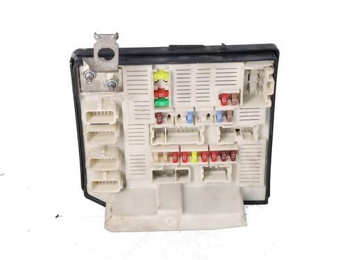 Used Fuse box Fuse box 39428157 39428157