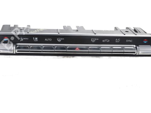 climate-control-mercedes-benz-cla-c118-2019-37241888 main image