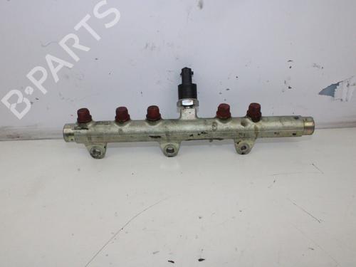 Used Injection rail FIAT STILO (192_) 1.9 JTD (192_XE1A) (115 hp) 17094321