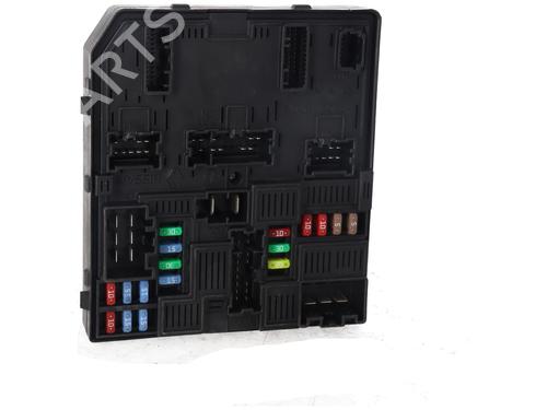 Used Fuse box Fuse box 37177462 37177462