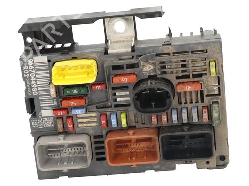 Used Fuse box PEUGEOT 3008 I MPV (0U_) 1.6 HDi (109 hp) 31178775