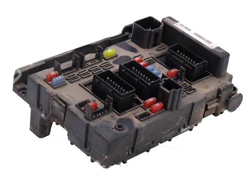 Used Fuse box Fuse box 38509336 38509336